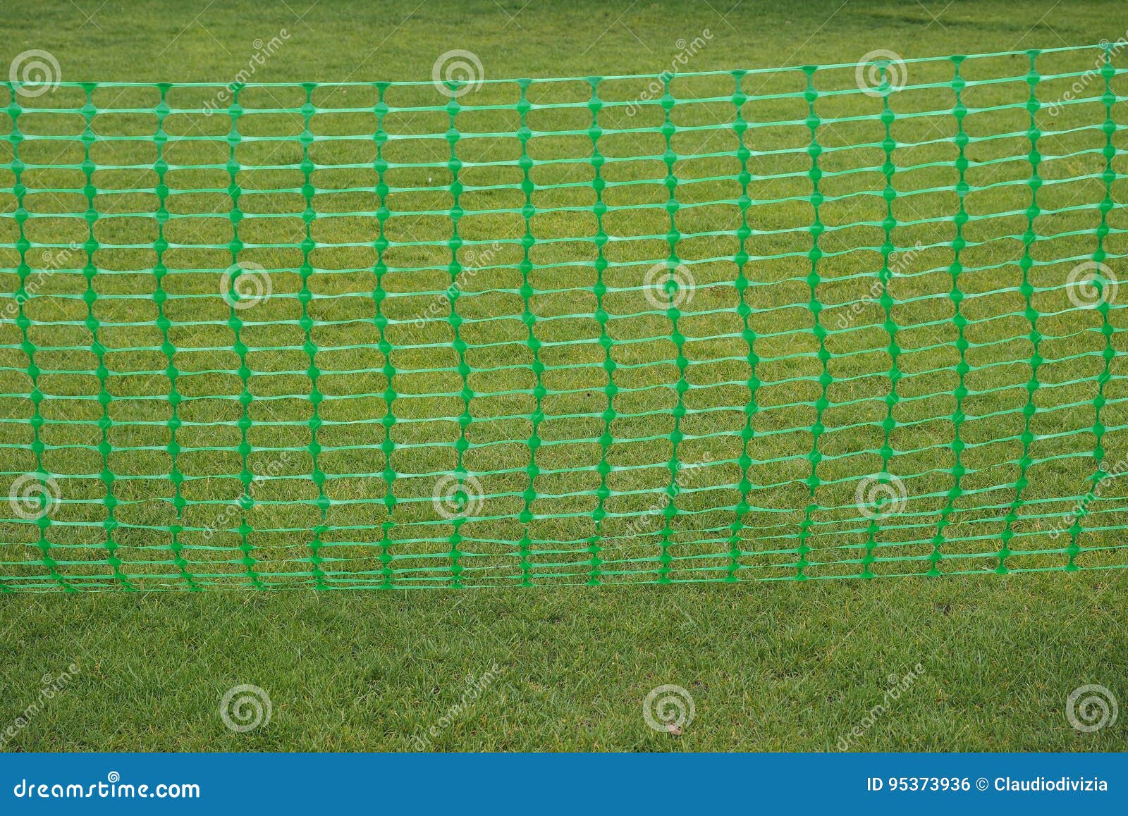 variabel Aanpassingsvermogen Zonder twijfel Groene Plastic Tijdelijke Omheining Stock Foto - Image of gazon, nave:  95373936