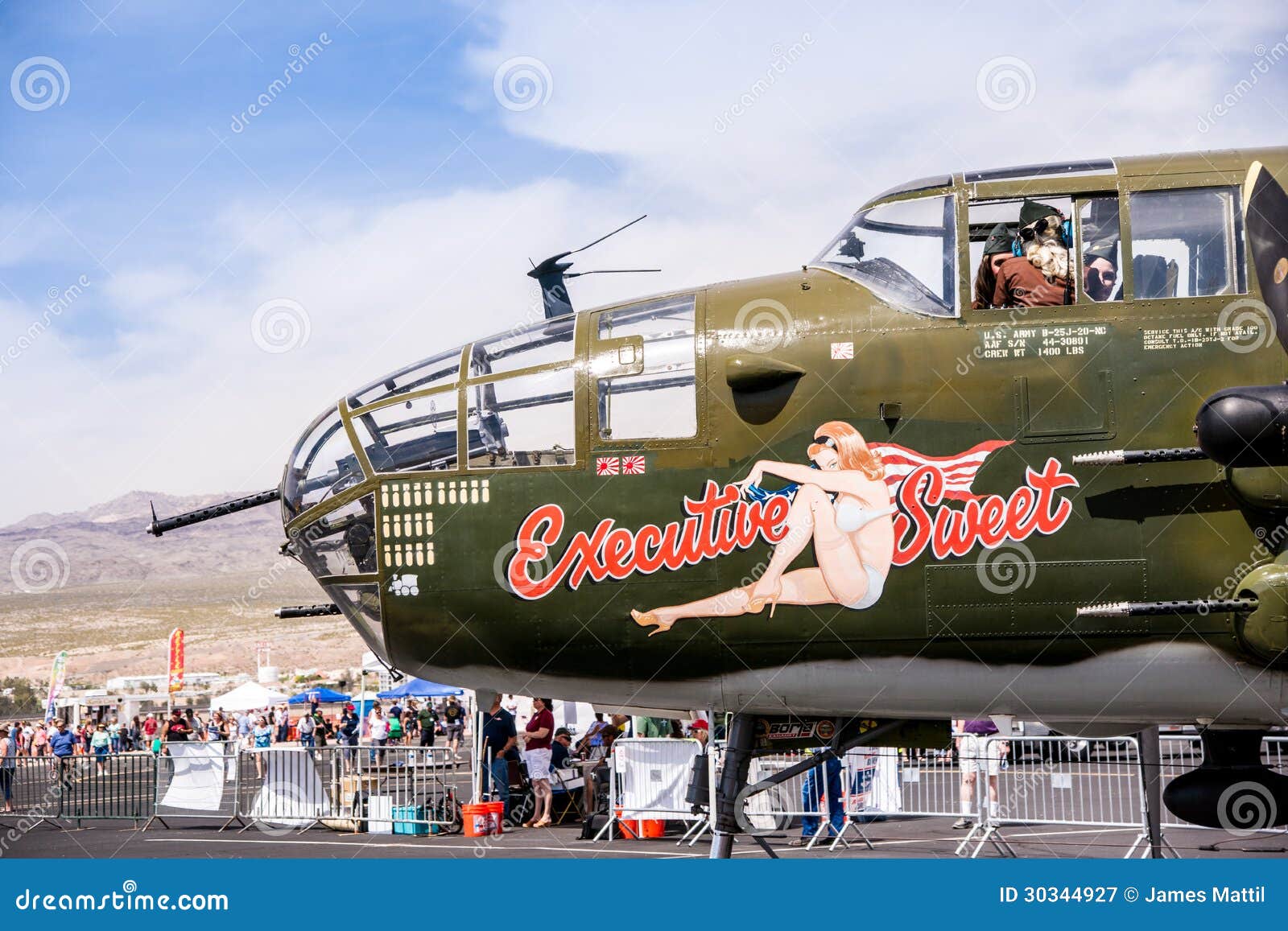 Bomber B 25 An Einer Flugschau Redaktionelles