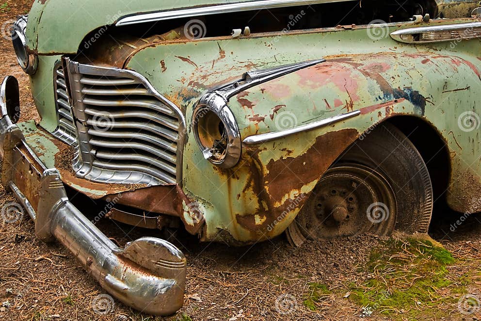 Grounded stock image. Image of green, woods, chrome, headlights 4244007