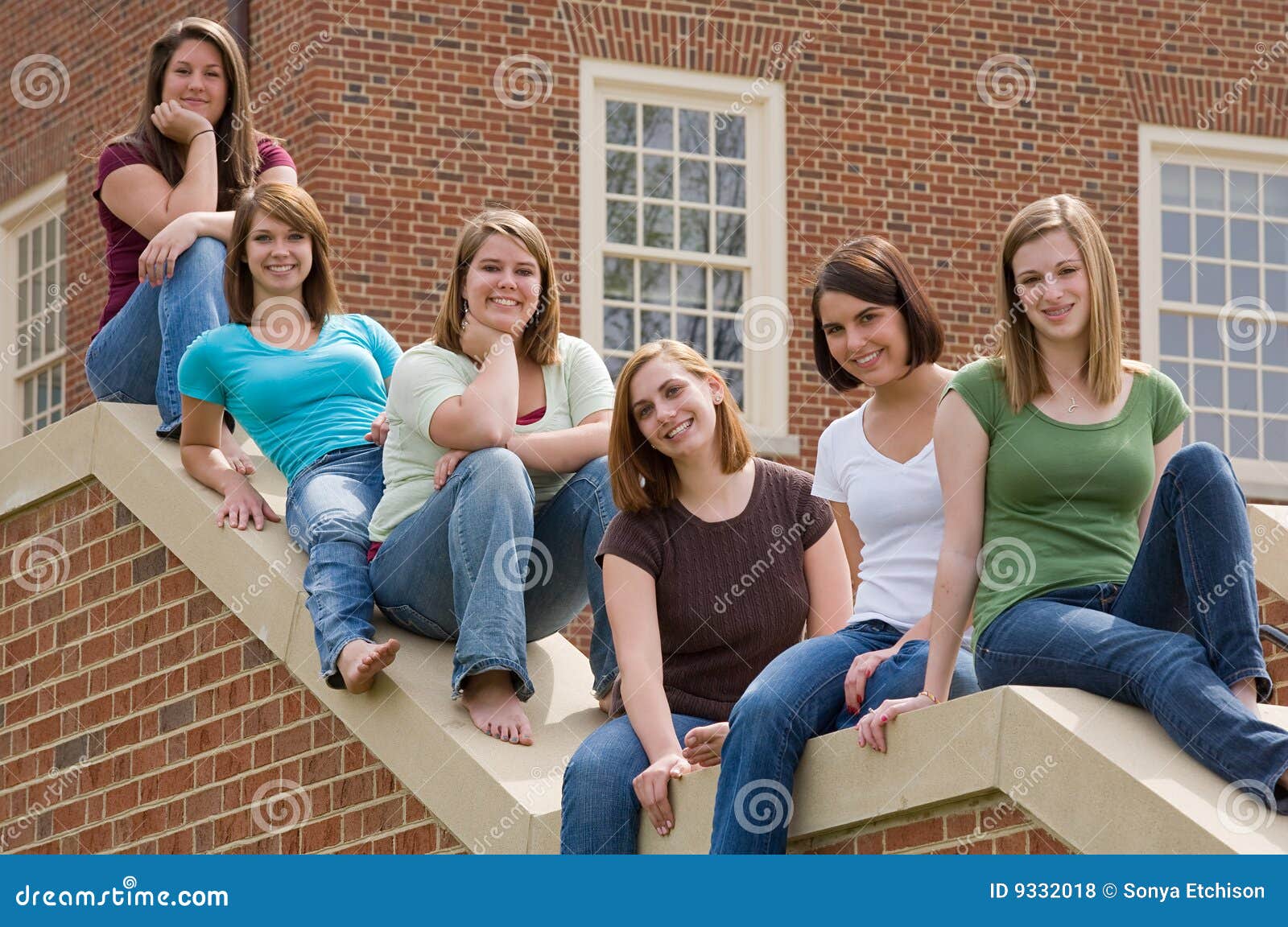 Girls college 101 Chic