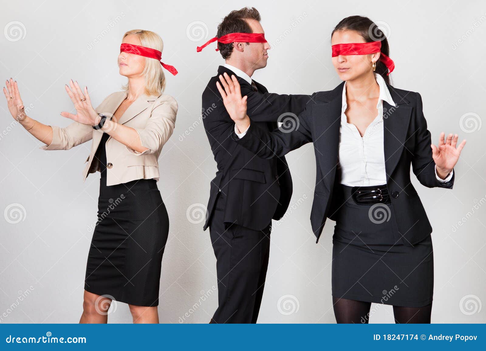 group of disoriented businesspeople