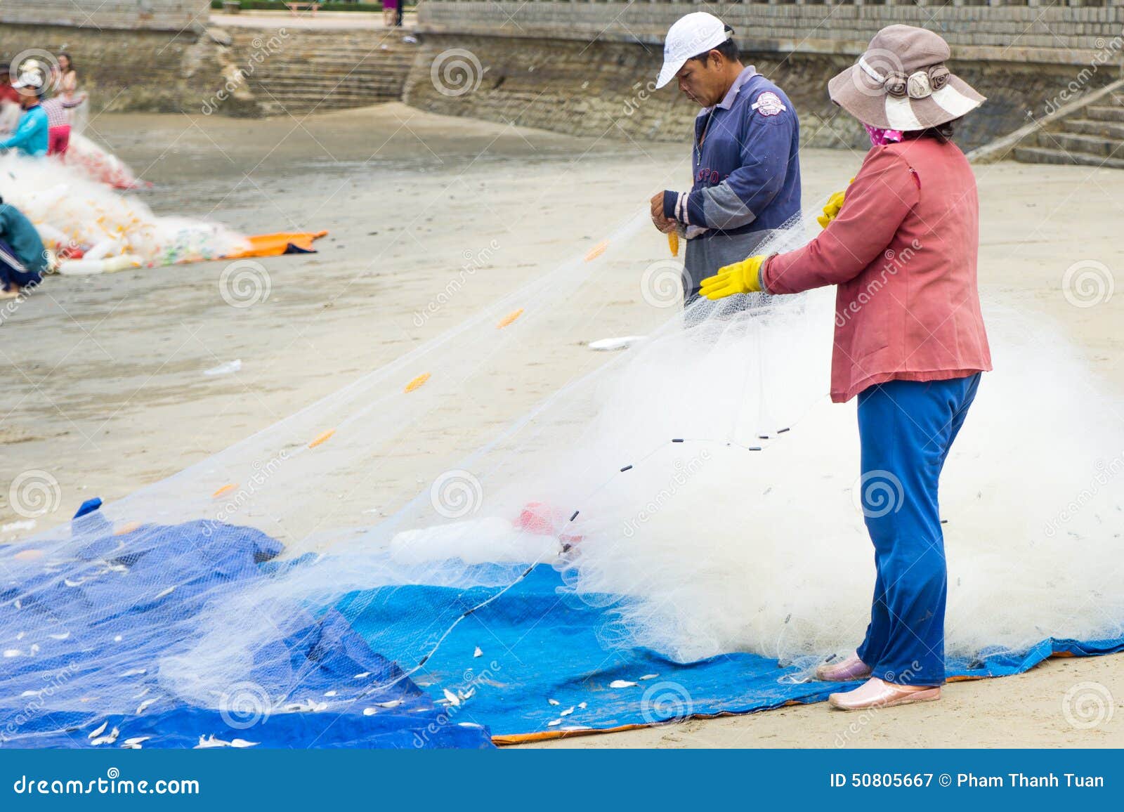 Group of Fisherman Pull Fish Net Editorial Photography - Image of nets,  colorful: 38093492