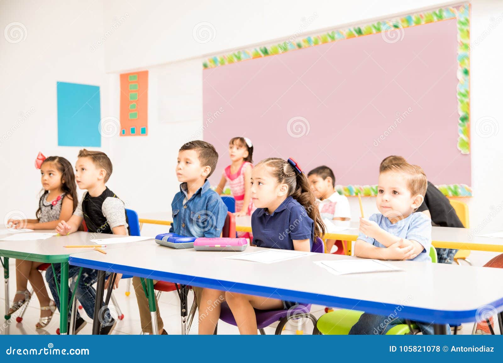preschool students paying attention to class