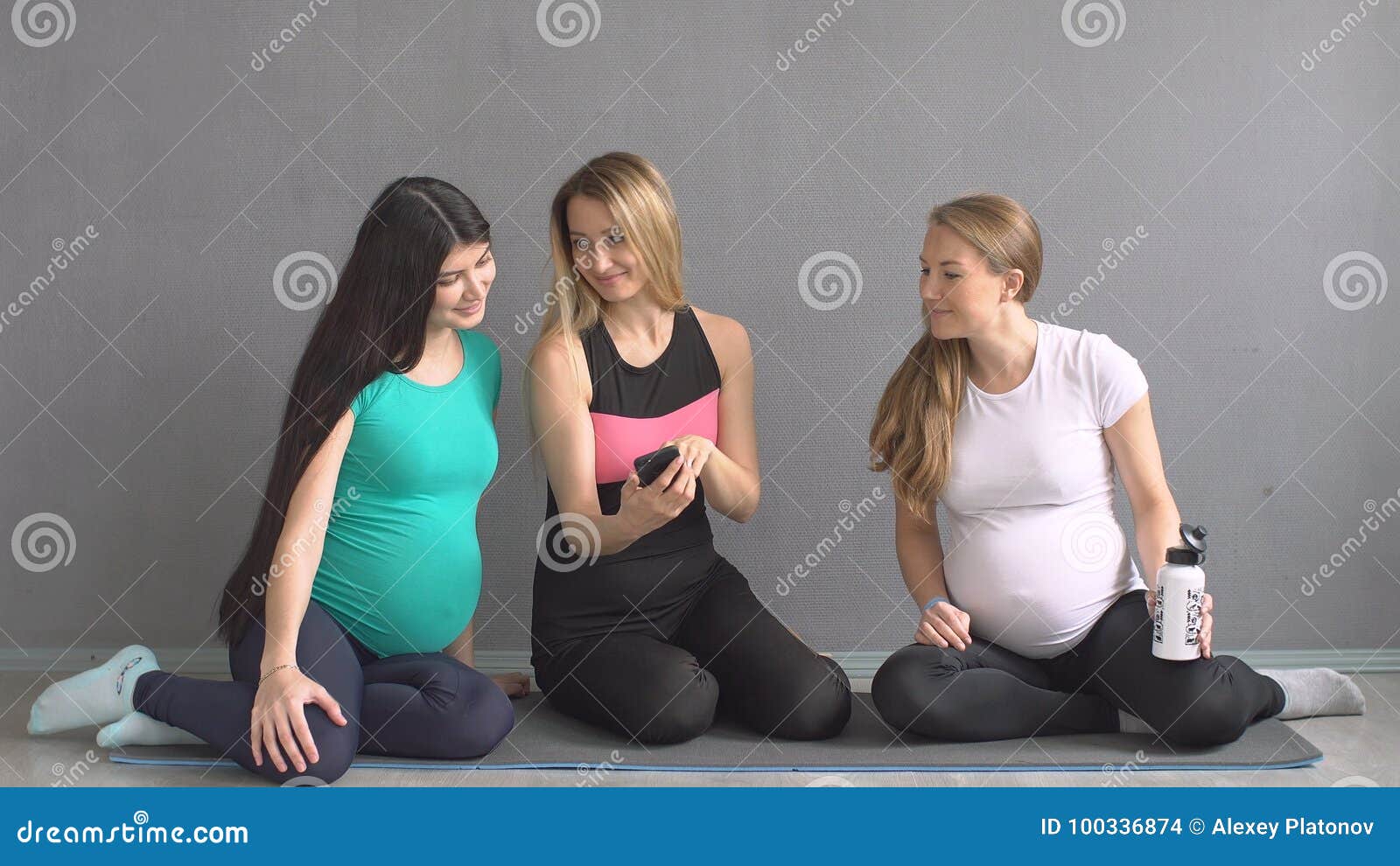 Pregnant Group Nude Girls - Group Young Pregnant Women - ASS AND PUSSY