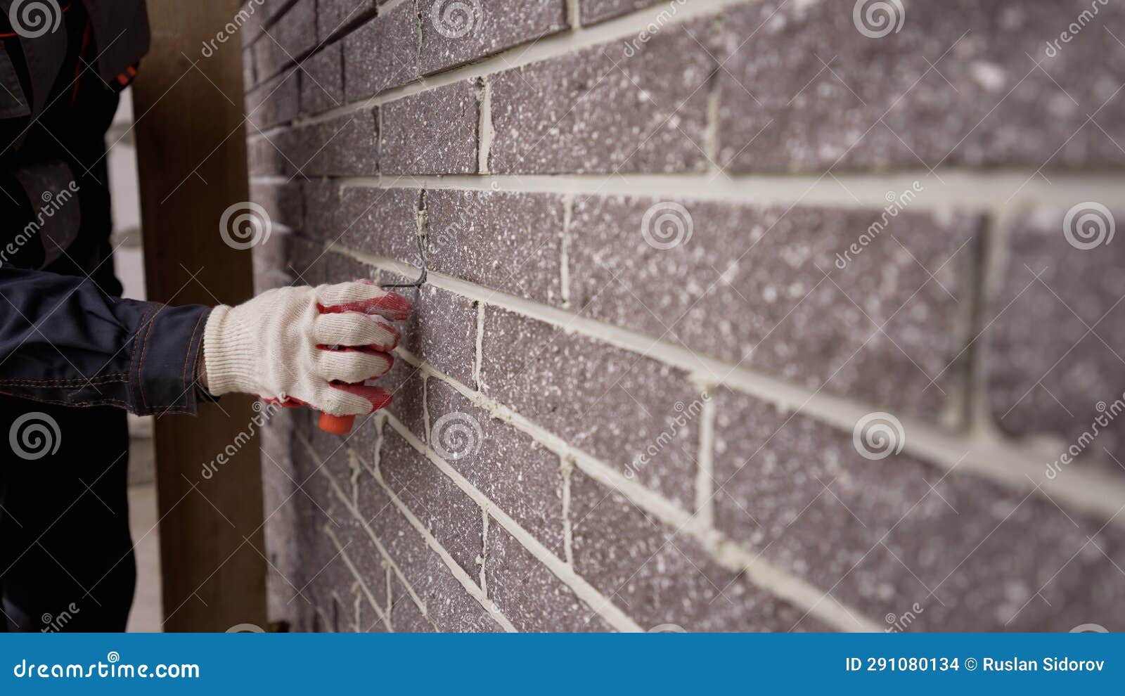 Grouting Joints in the House. Sealing Seams on the Facade of the House