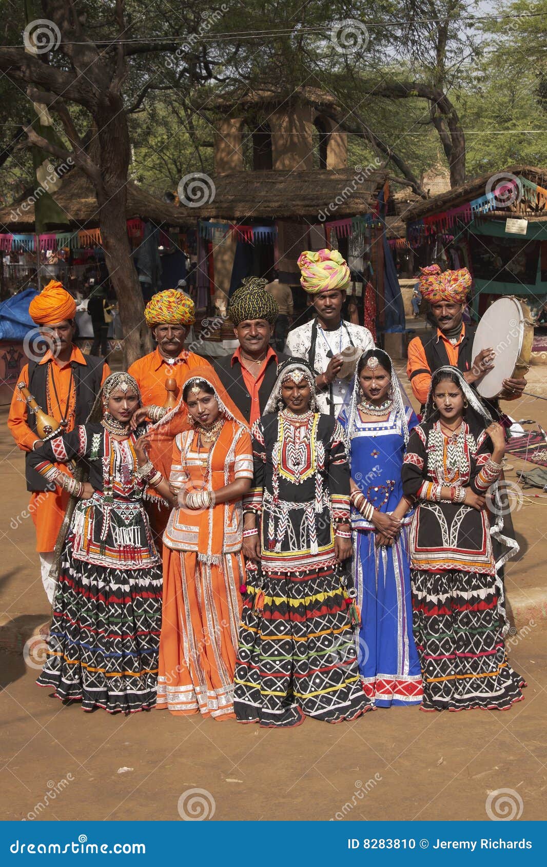 Grupo Indio Tradicional De La Danza Imagen editorial Imagen de