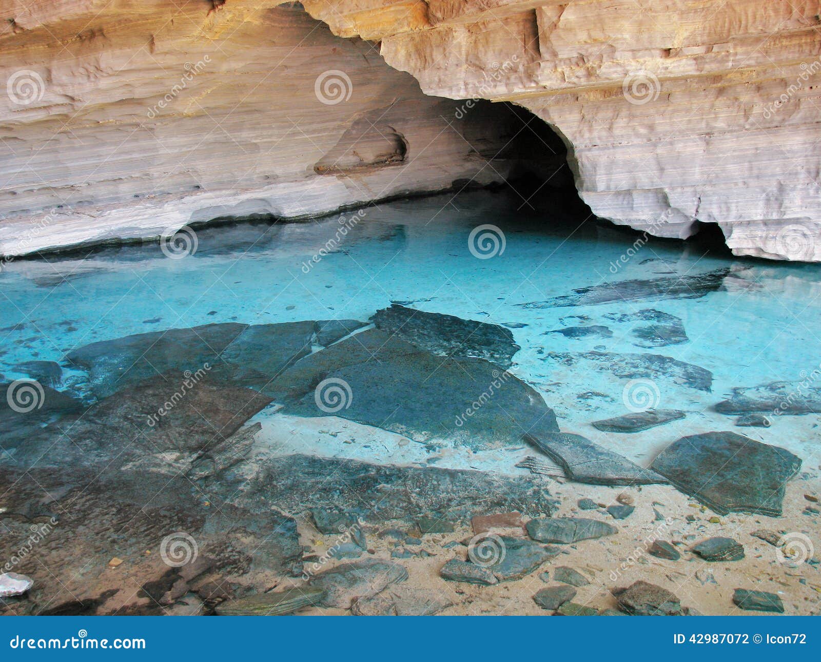 gruta azul (blue cave) in chapada diamantina, brazil.