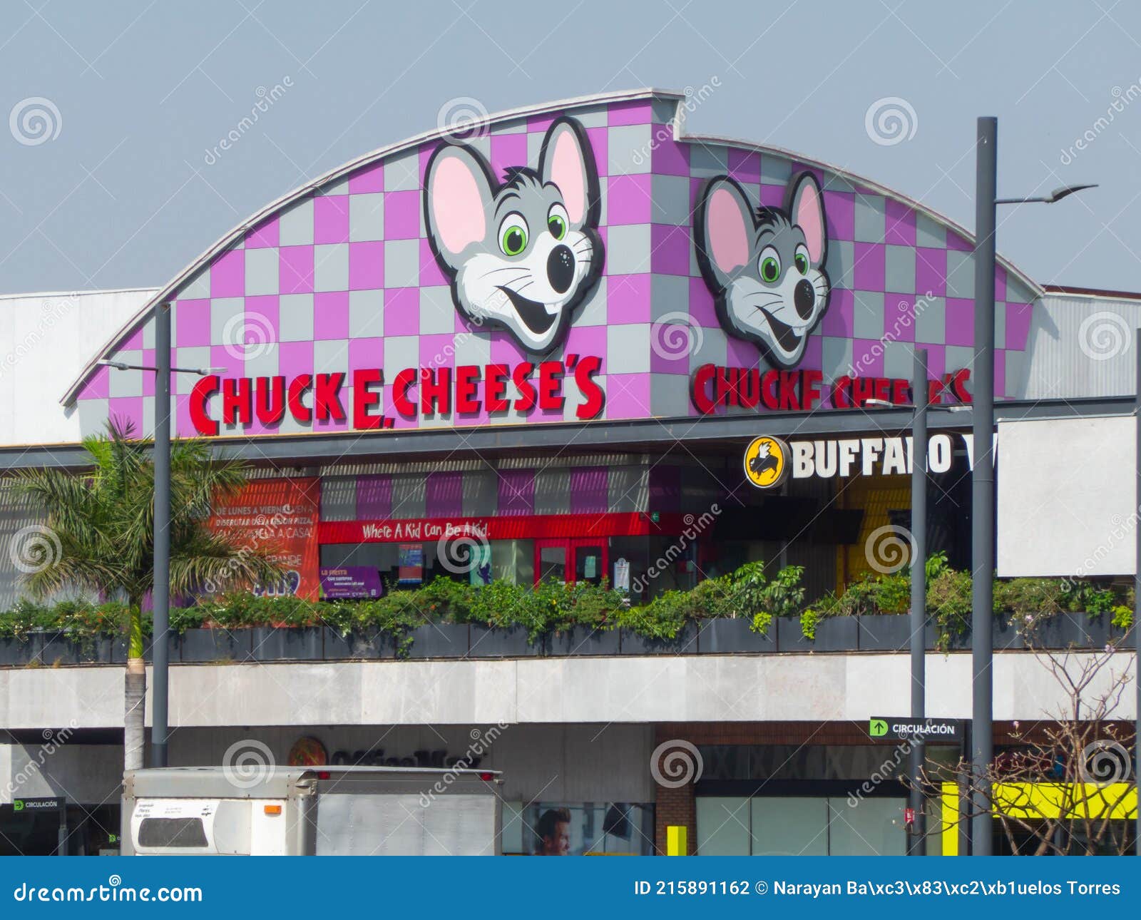 Chuck E Cheeses At Night Entrance Editorial Photo 203336373