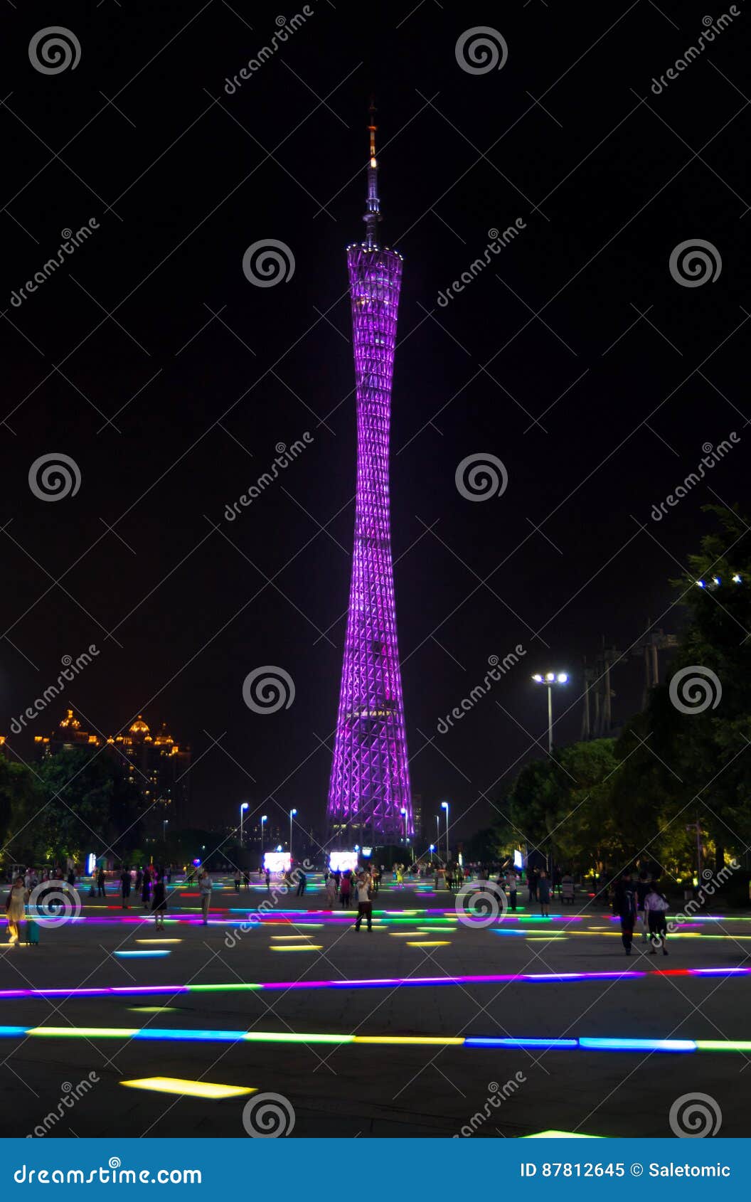GUANGZHOU, ΚΙΝΑ - 13 ΣΕΠΤΕΜΒΡΊΟΥ 2016: Πύργος καντονίου Guangzhou, ν