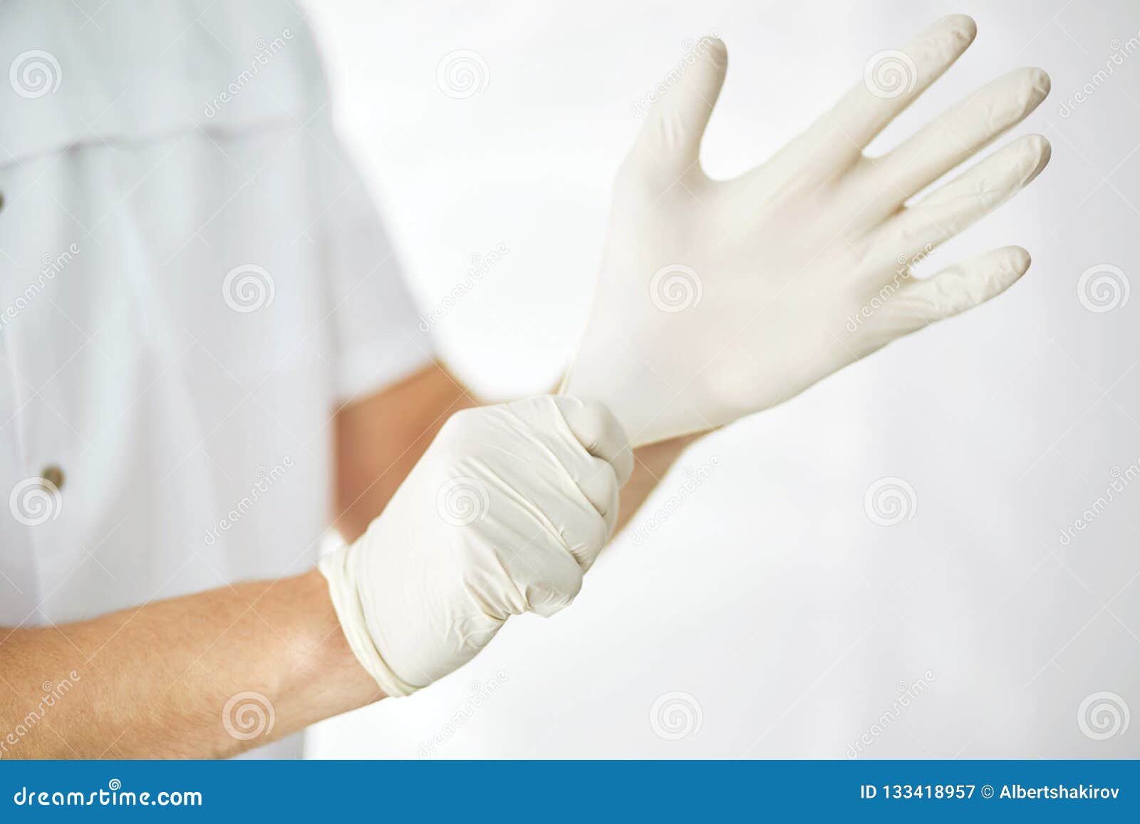 dirigir Anfibio tarta Guantes Quirúrgicos Esterilizados Ciérrese Encima De La Foto Cosechada  Herramienta Para Los Doctores Imagen de archivo - Imagen de funcionamiento,  enfermedad: 133418957