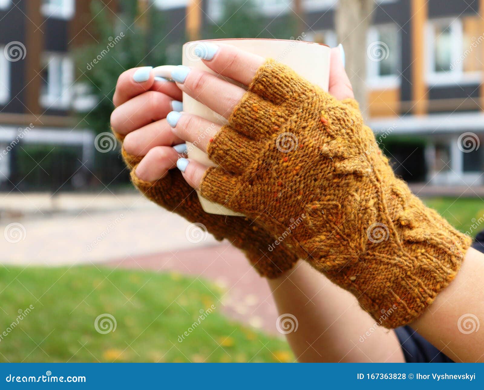 Guantes Sin Huellas Dactilares De Lana Hechos a Mano Foto de archivo -  Imagen de dedos, fashionable: 167363828