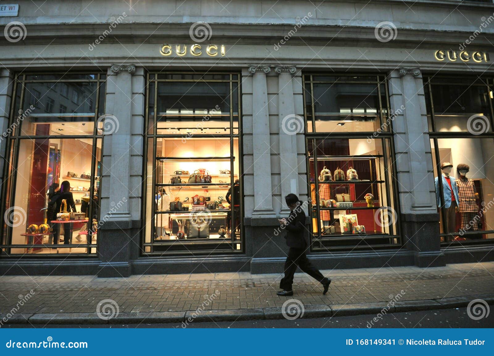 Beschietingen Gestreept Overleven Gucci High Fashion Store in Bond Street London, England Editorial Photo -  Image of building, female: 168149341