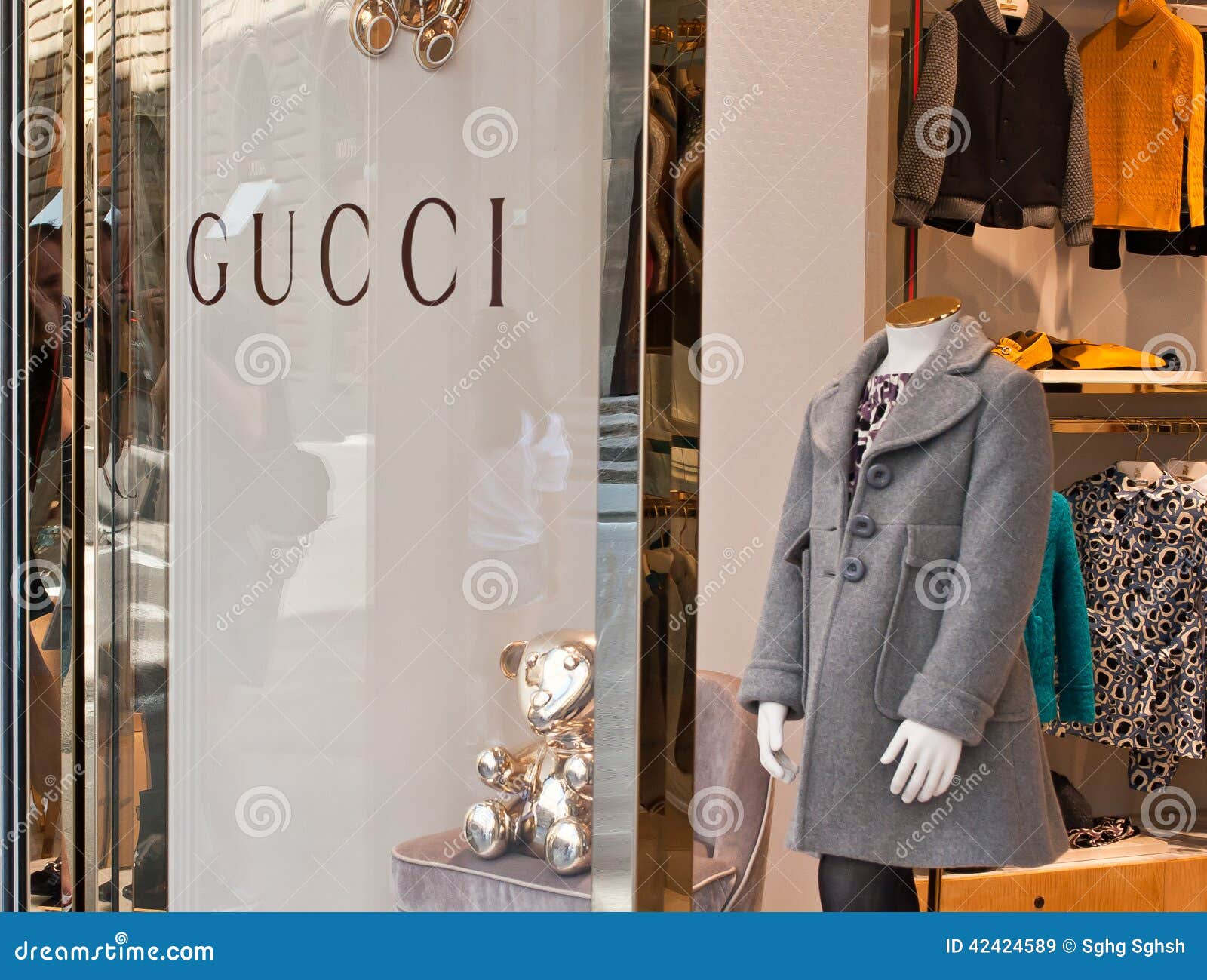 forarbejdning nedsænket mistænksom Gucci kids store editorial stock image. Image of billion - 42424589