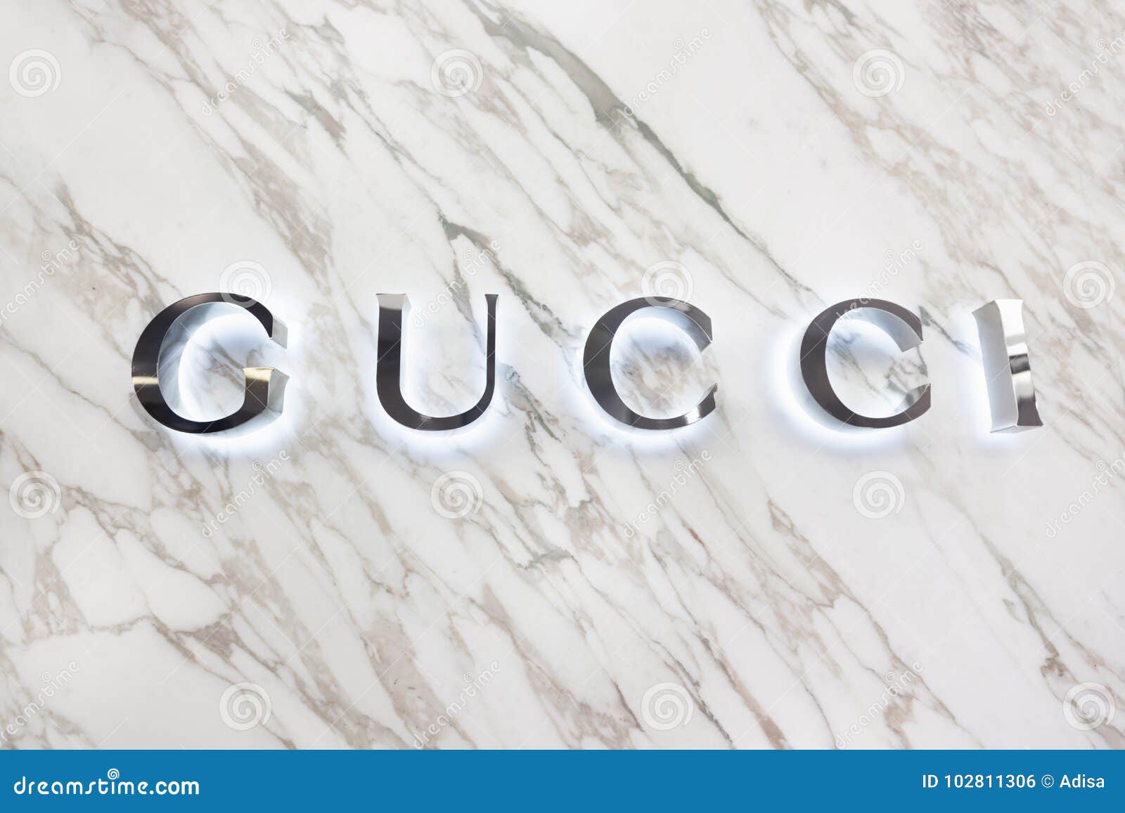 Gucci store in Paris editorial photo. Image of business - 102811306