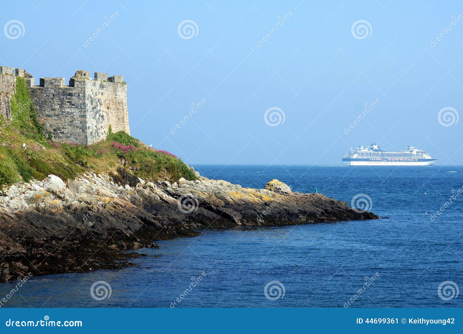 guernsey castle cornet cruise liner departing