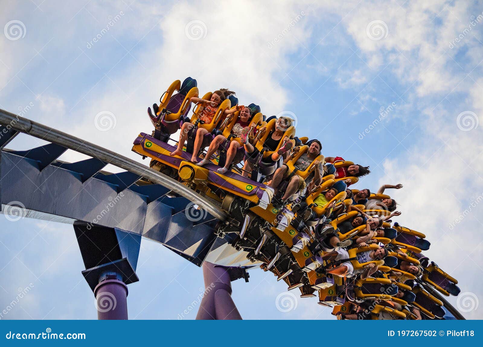 Bizarro Roller Coaster at Six Adventure in Jackson Township, New Jersey, USA Editorial Photography - Image of coaster, destination: 197267502