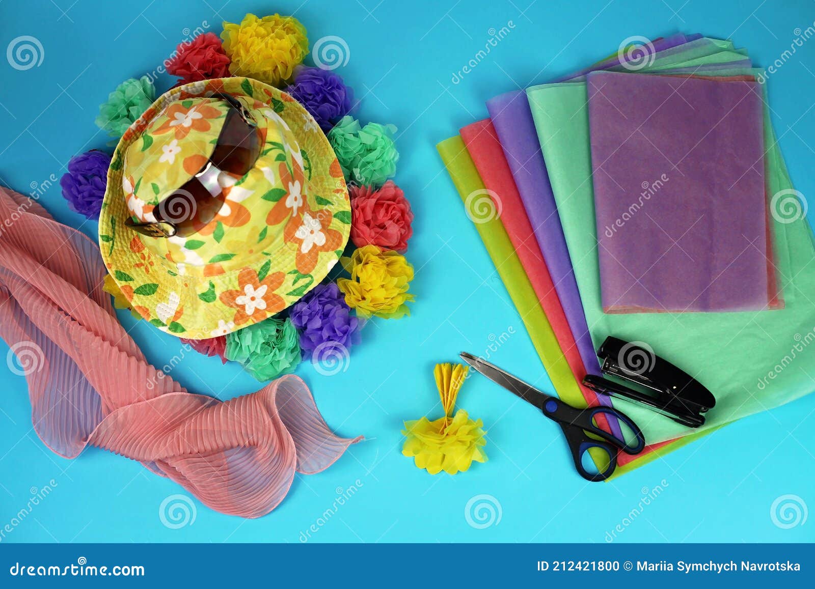 Guirnalda Hawaiana Con Flores De Papel Foto de archivo - Imagen de creatividad, hawaiano: 212421800 Guirnalda Hawaiana Con Flores De Papel Foto de archivo - Imagen de creatividad, hawaiano: 212421800