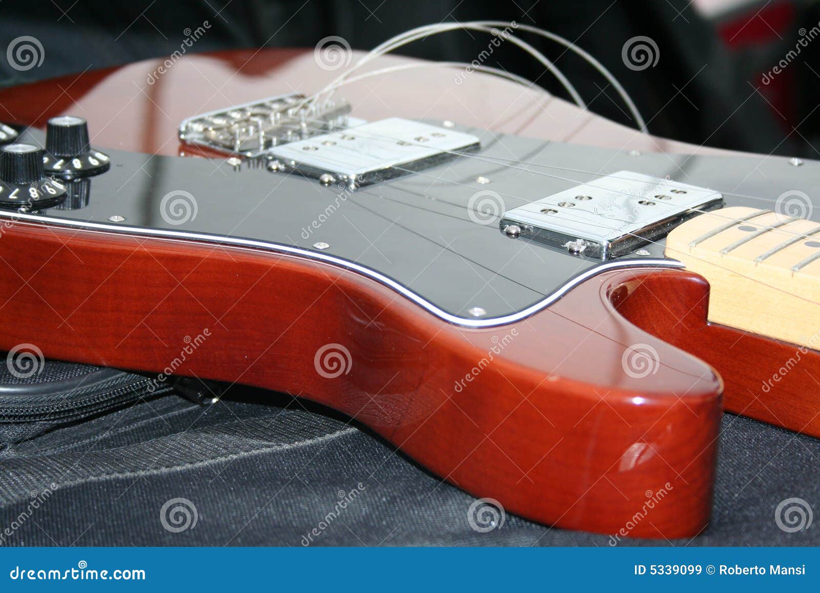 Guitar with broken chords stock image. Image of hand, objects 5339099