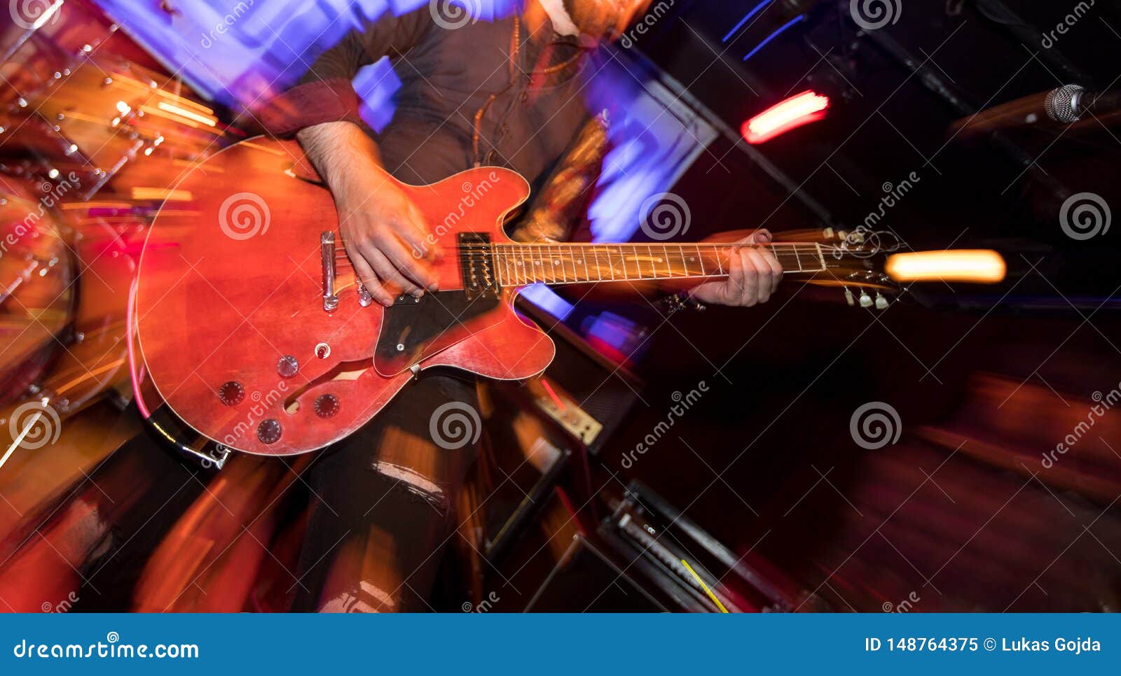 Guitariste Jouant Sur La Guitare Lectrique Sur L Tape Image Stock Image Du Musique