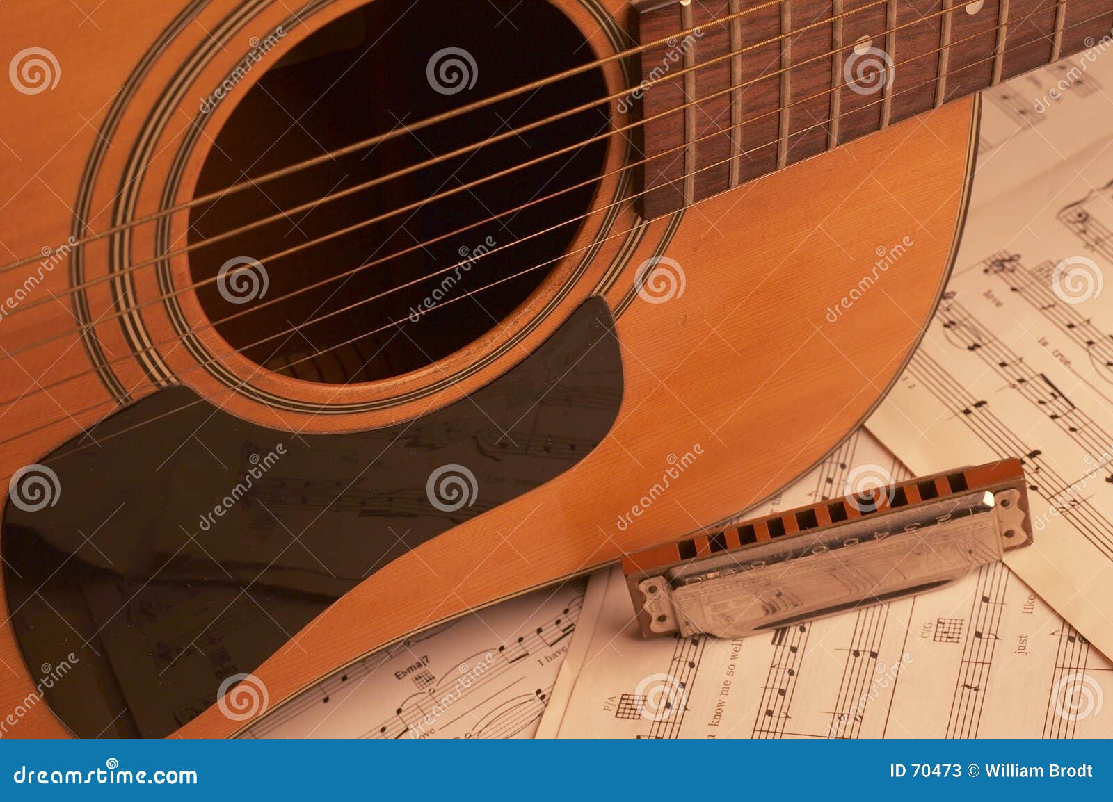 Guitarra y armónica imagen de archivo. Imagen de arpa, guitarra 70473
