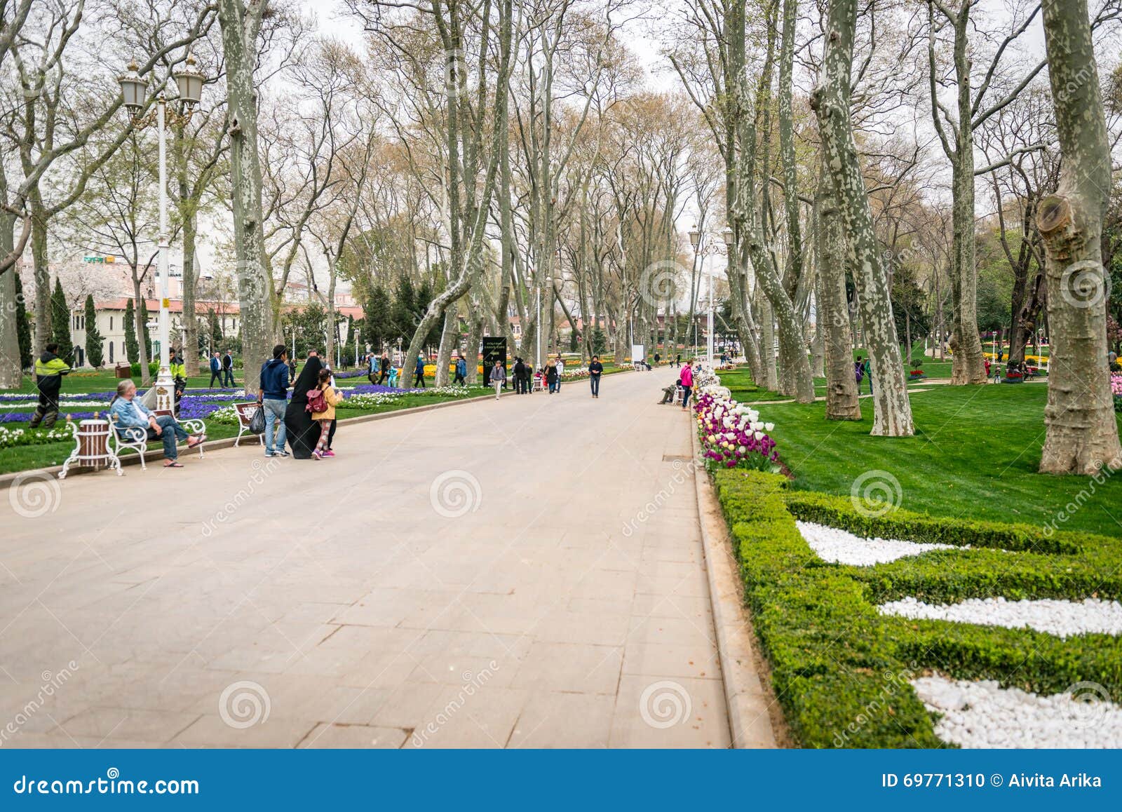 Gulhane Park in Istanbul, Turkey Editorial Image - Image of flowers ...