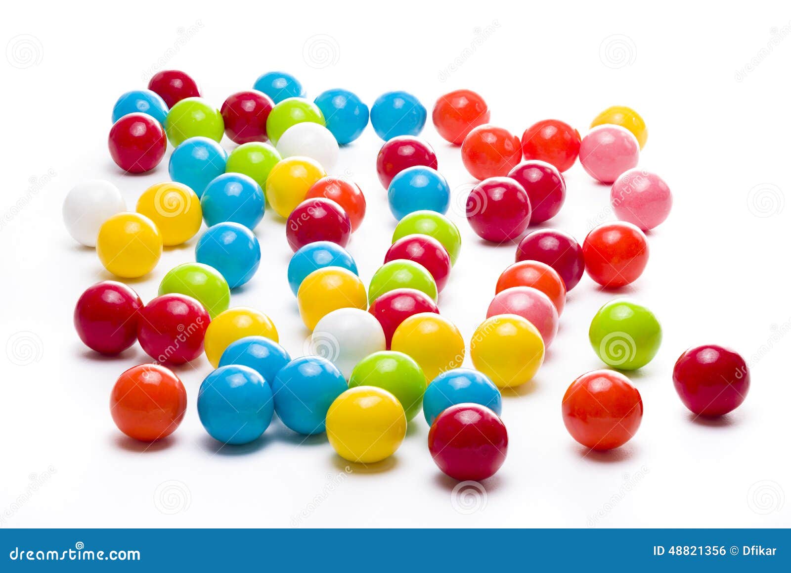 Macro Close Up Of White Gumballs Stock Photo - Download Image Now -  Backgrounds, Bubble Gum, Candy - iStock