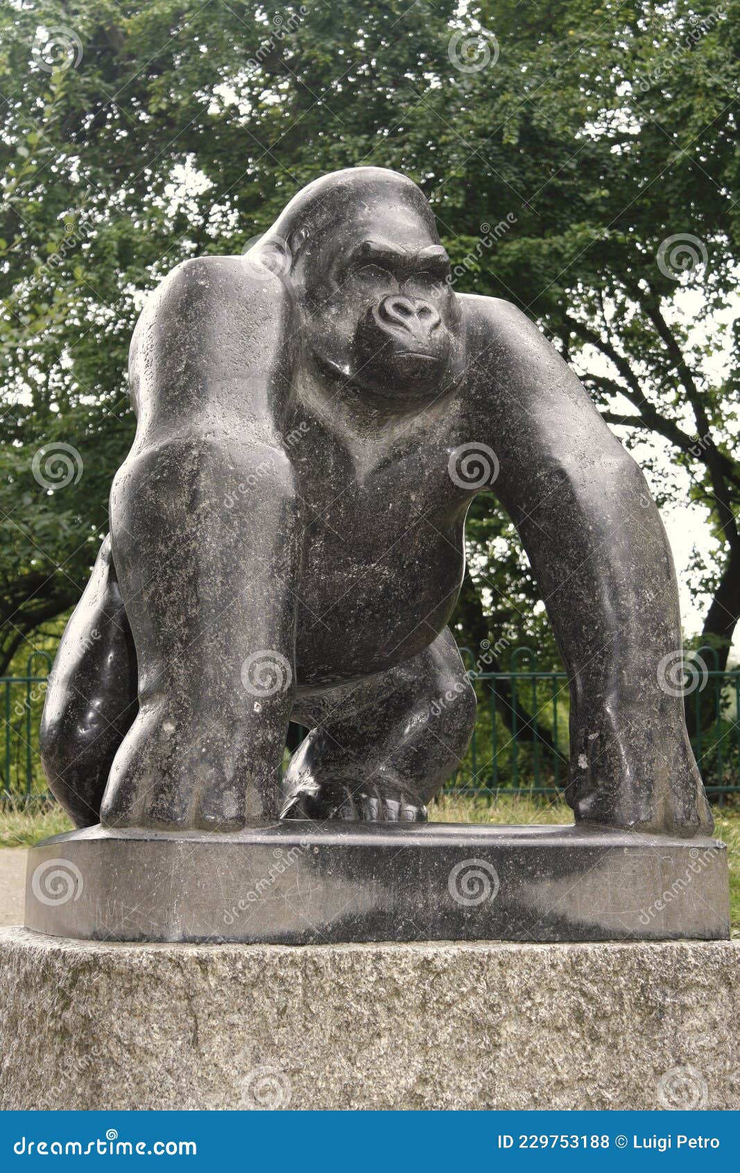 Statue of Guy the Gorilla Crystal Palace Park, London, United Kingdom ...