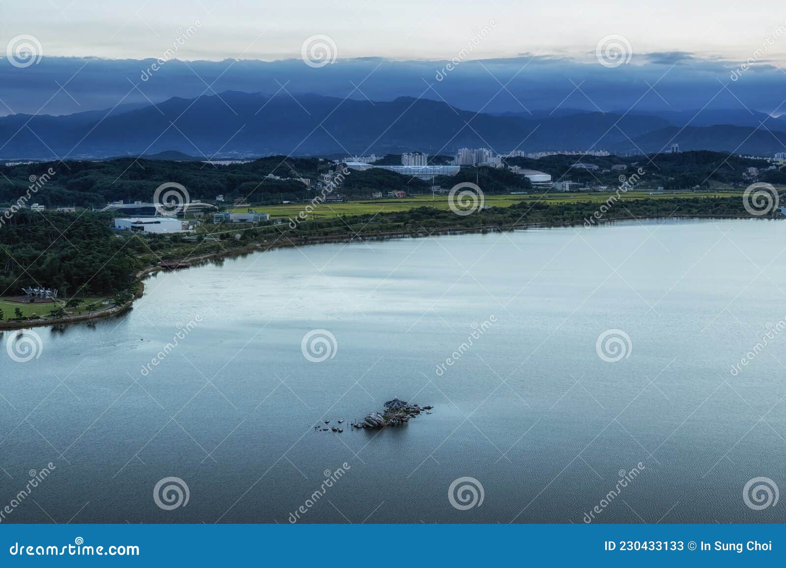 gyeongpoho lake view