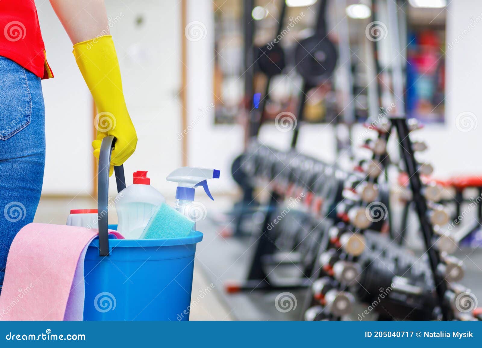 gym cleaning concept