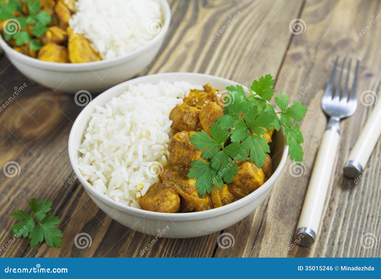 Hühnercurry mit Reis stockfoto. Bild von kochen, nahrung - 35015246