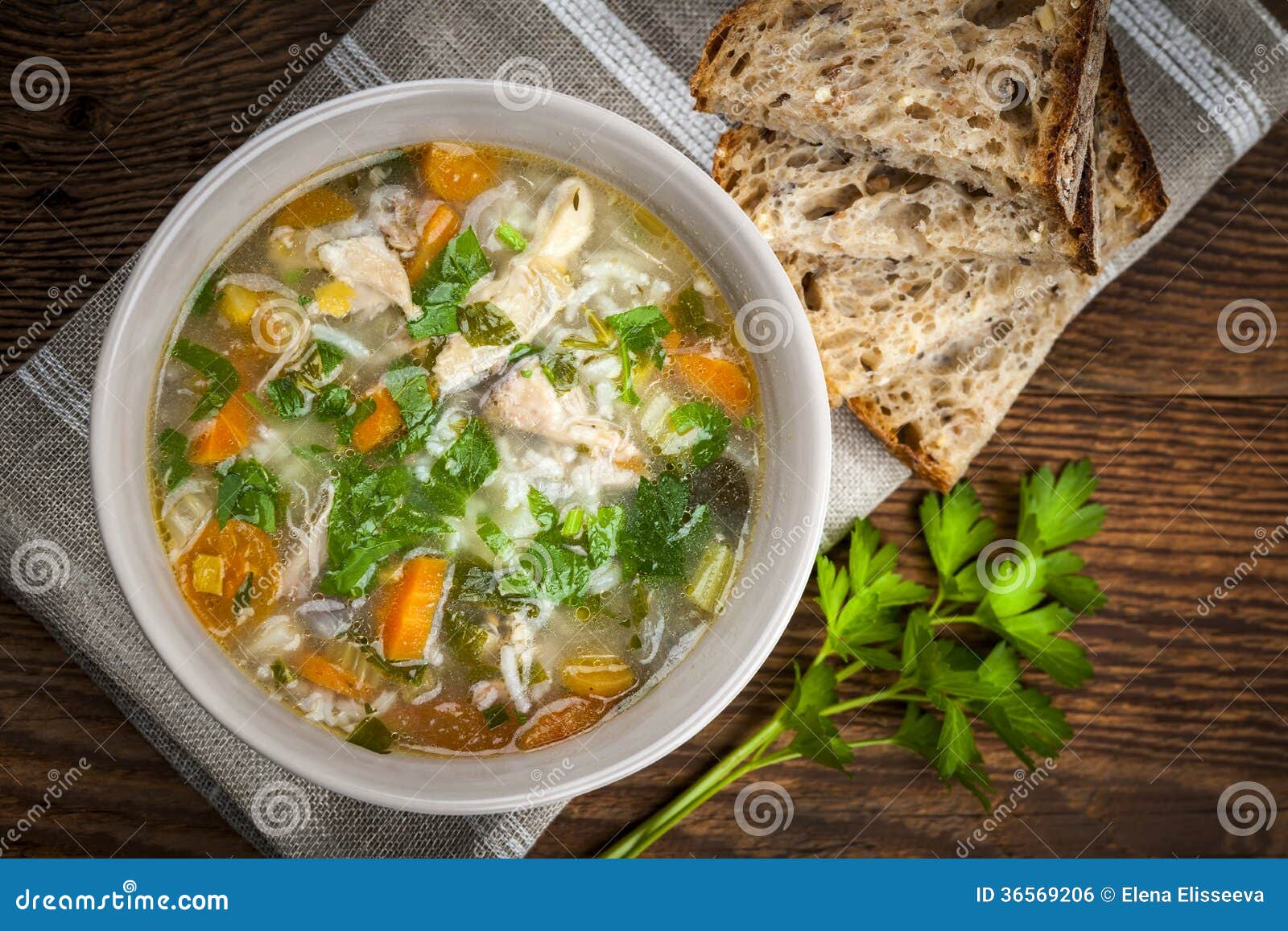 Hühnersuppe Mit Reis Und Gemüse Stockfoto - Bild von grün, suppe: 36569206
