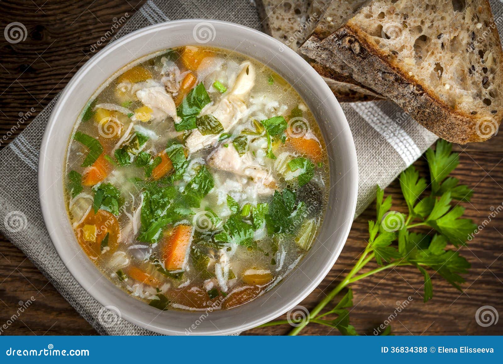 Hühnersuppe Mit Reis Und Gemüse Stockfoto - Bild von schüssel, suppe ...