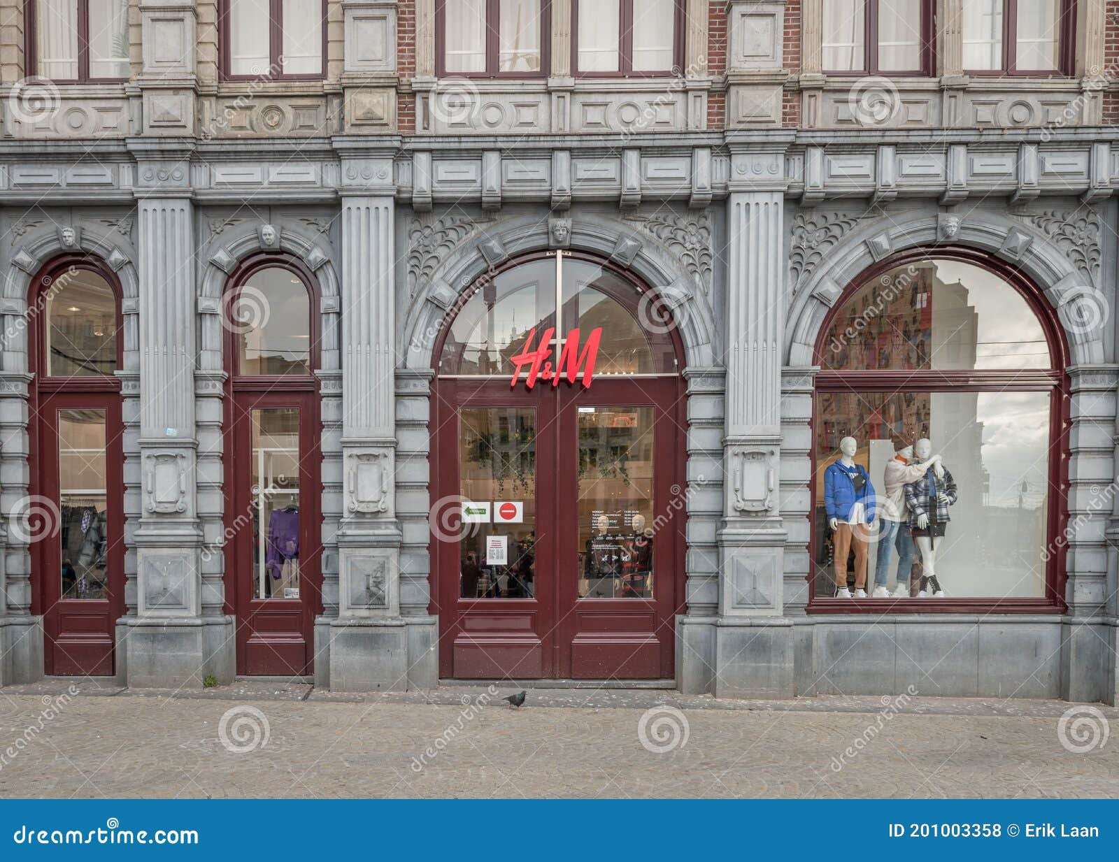 H&M Shop in a Historical Building in Amsterdam Editorial Stock Photo -  Image of europe, frame: 201003358