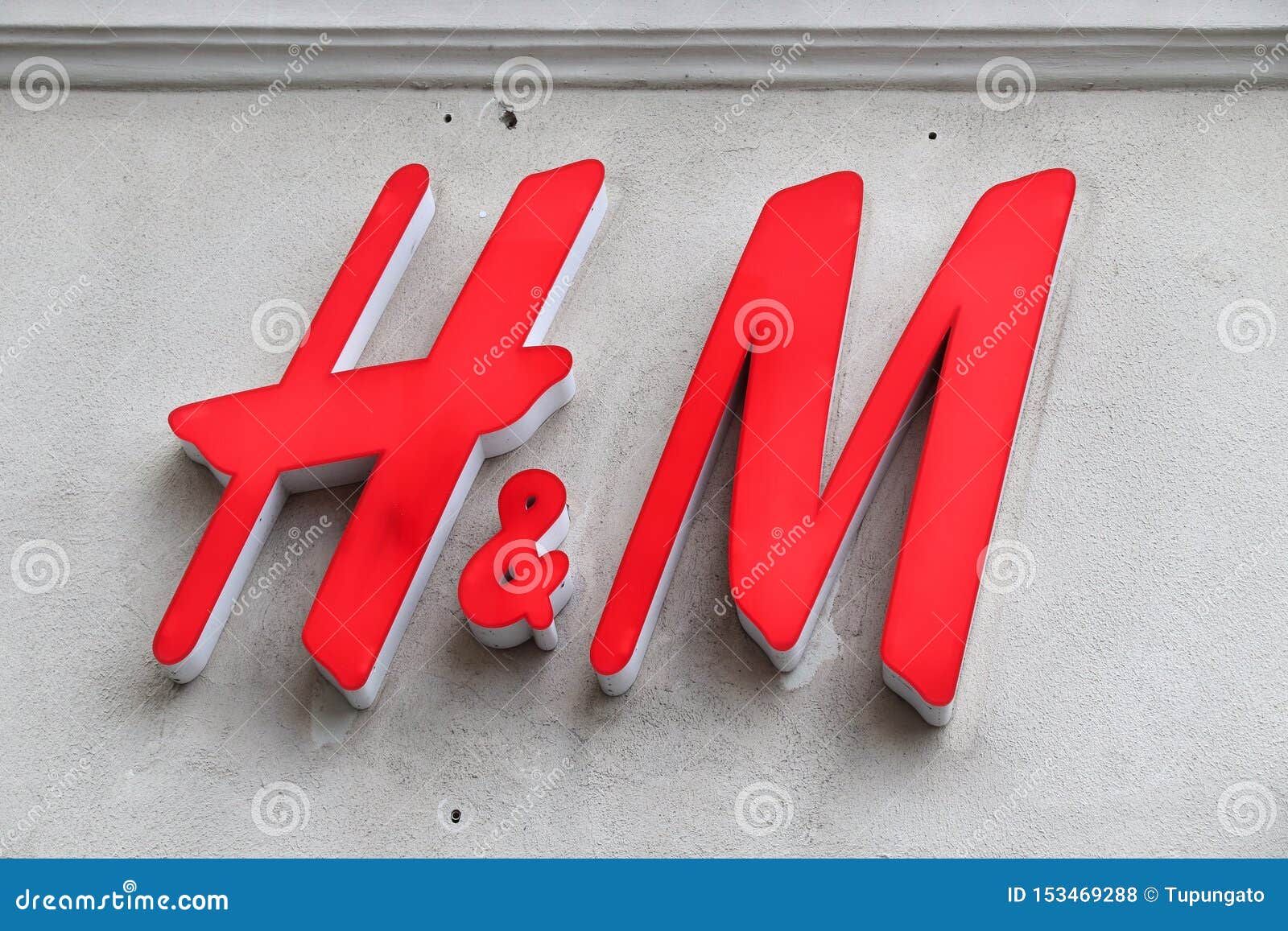 H&M store editorial stock photo. Image of business - 153469288