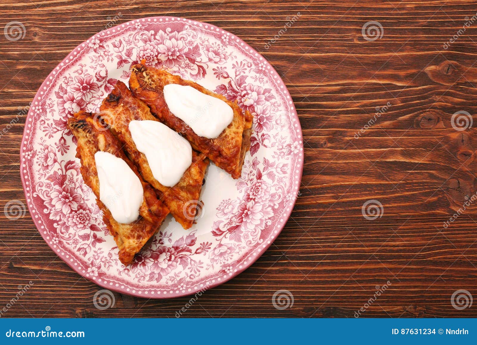 Habas Y Enchiladas De Las Verduras Foto de archivo Imagen de comida