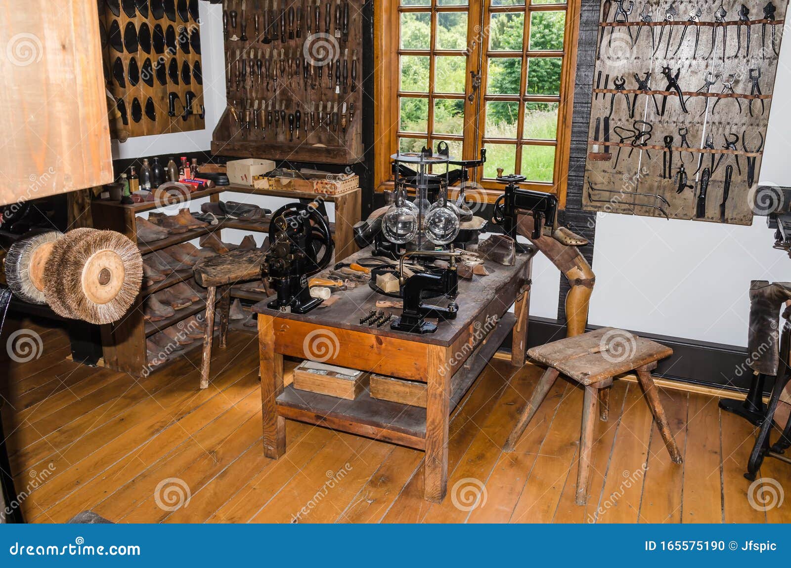 Old carpenter editorial image. Image of iron 165575190