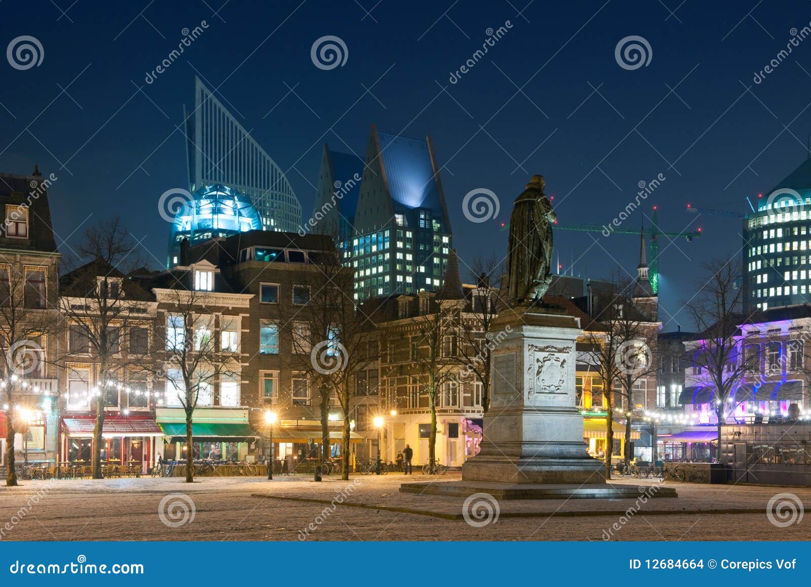 Den Haag skyline by night by jan-paul on DeviantArt