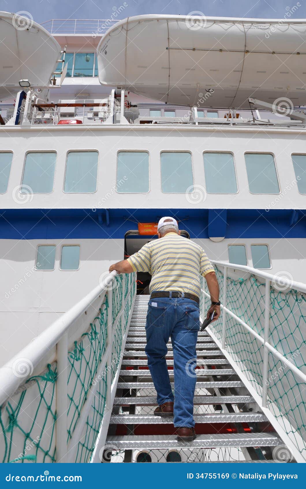 cruise ship israel evacuation