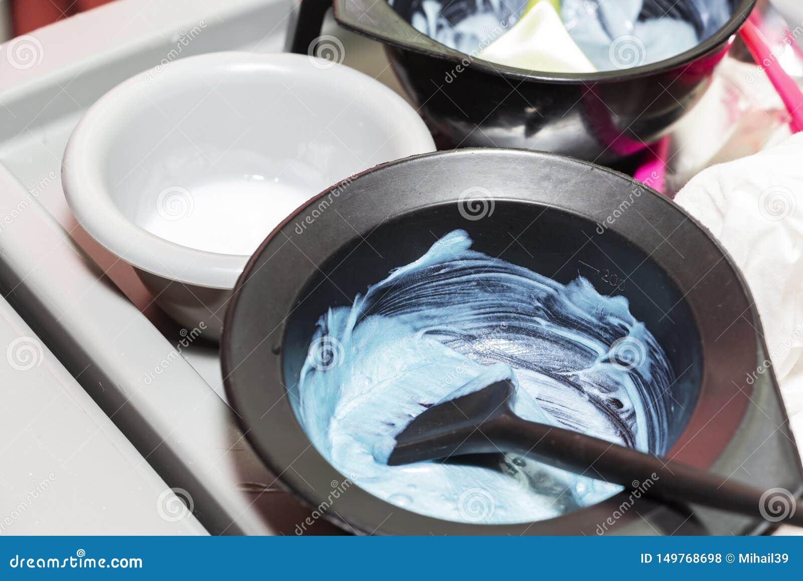 Hair Dye in Bowls and Brush for Hair Coloring Stock Photo - Image of  mixing, bowls: 149768698