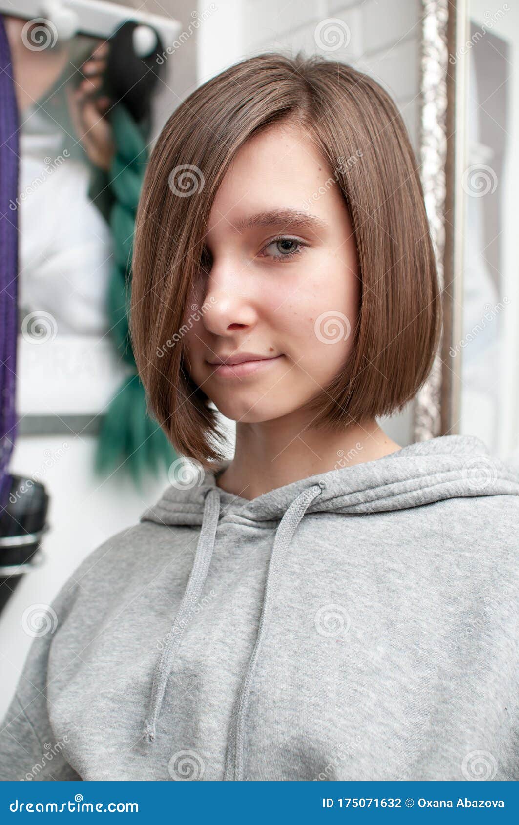 Haircut on a Teenager Girl in a Beauty Salon Stock Photo - Image of salon,  style: 175071632