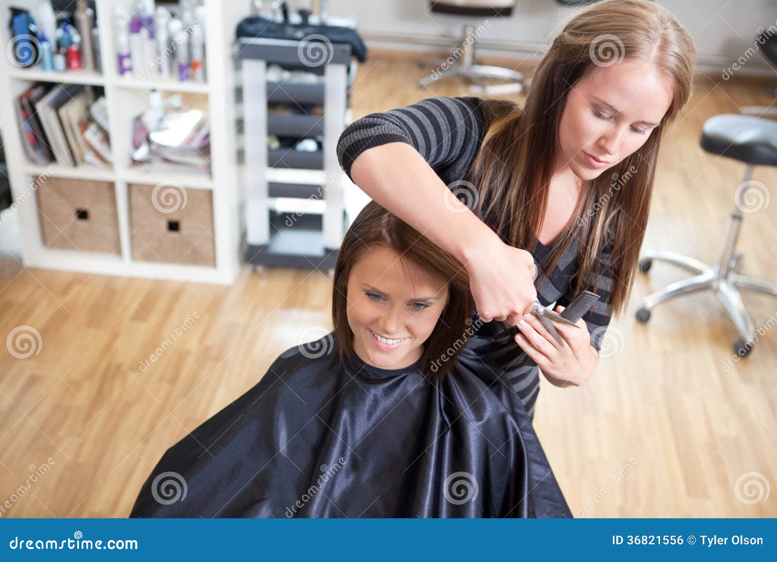 Hairdresser Cutting Client S Hair Stock Photo - Image of mirror, haircut:  36821556
