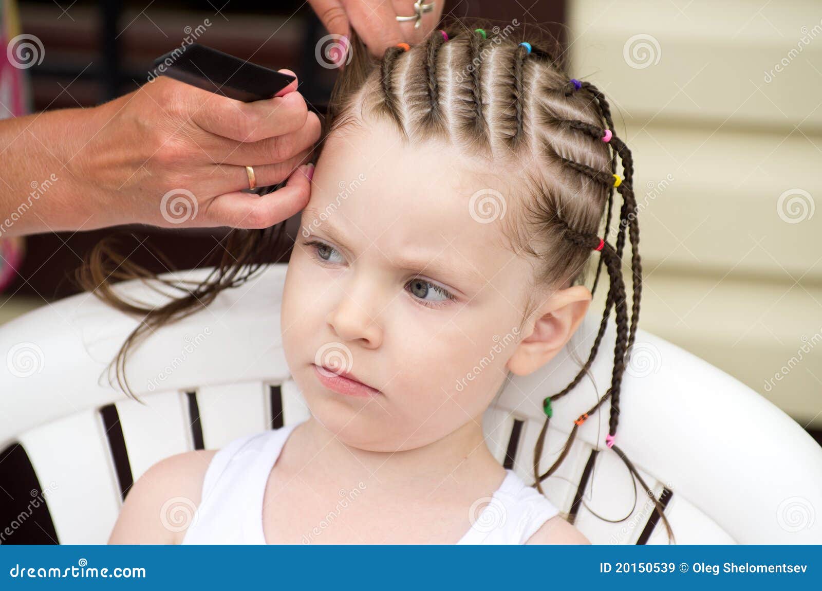 How do you find a hairdresser to do dreadlocks?