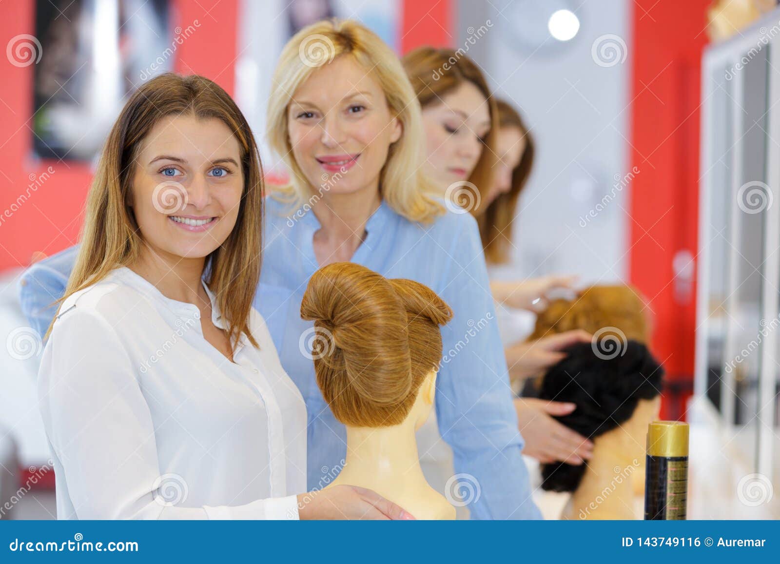 hairdresser training on dummy