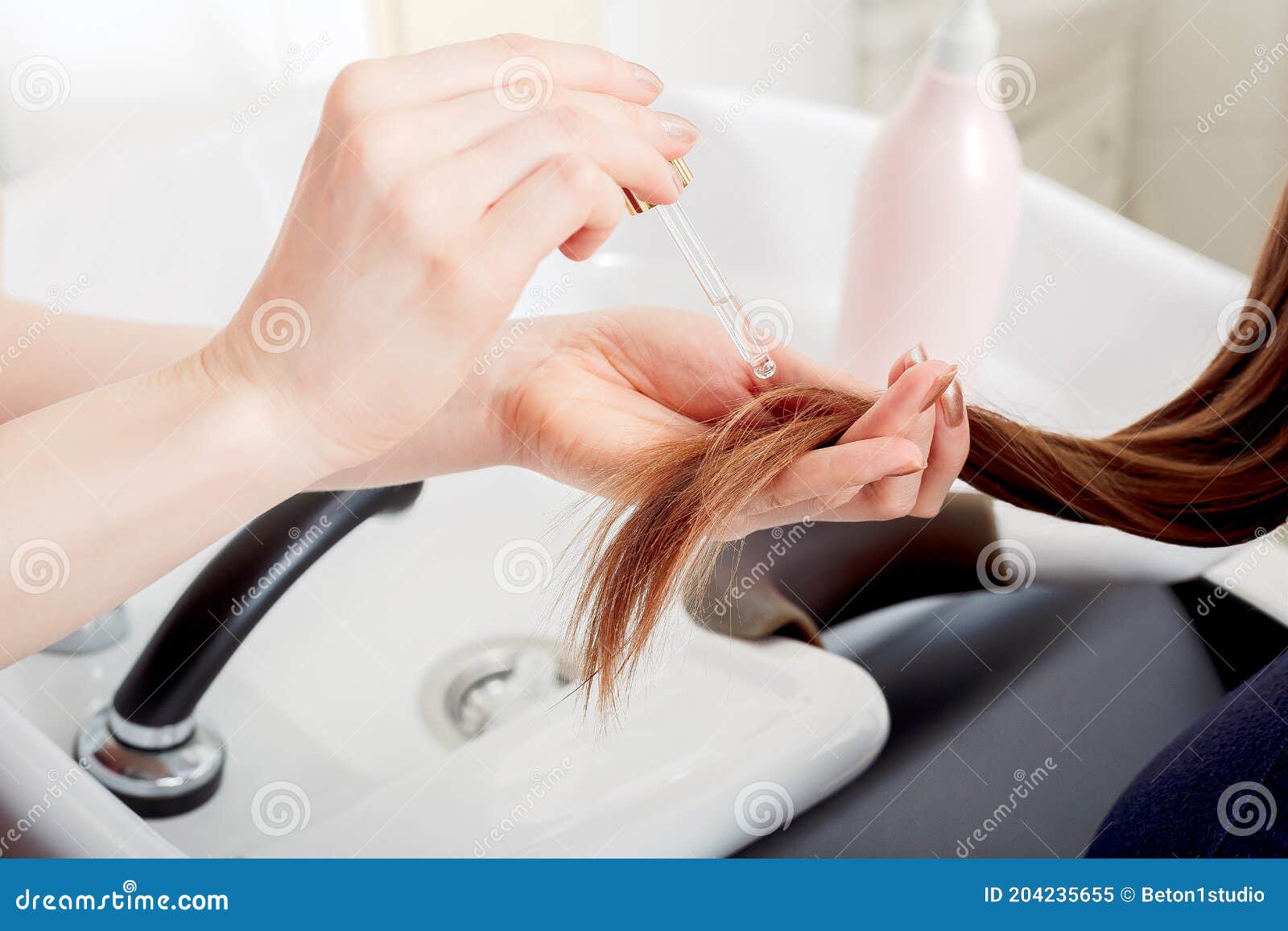Hairdresser Woman Applying Oil Serum on Long Brown Hair in Beauty Salon.  Hair Care Cosmetics, Bath Beauty Spa Products Stock Image - Image of loss,  argan: 204235655