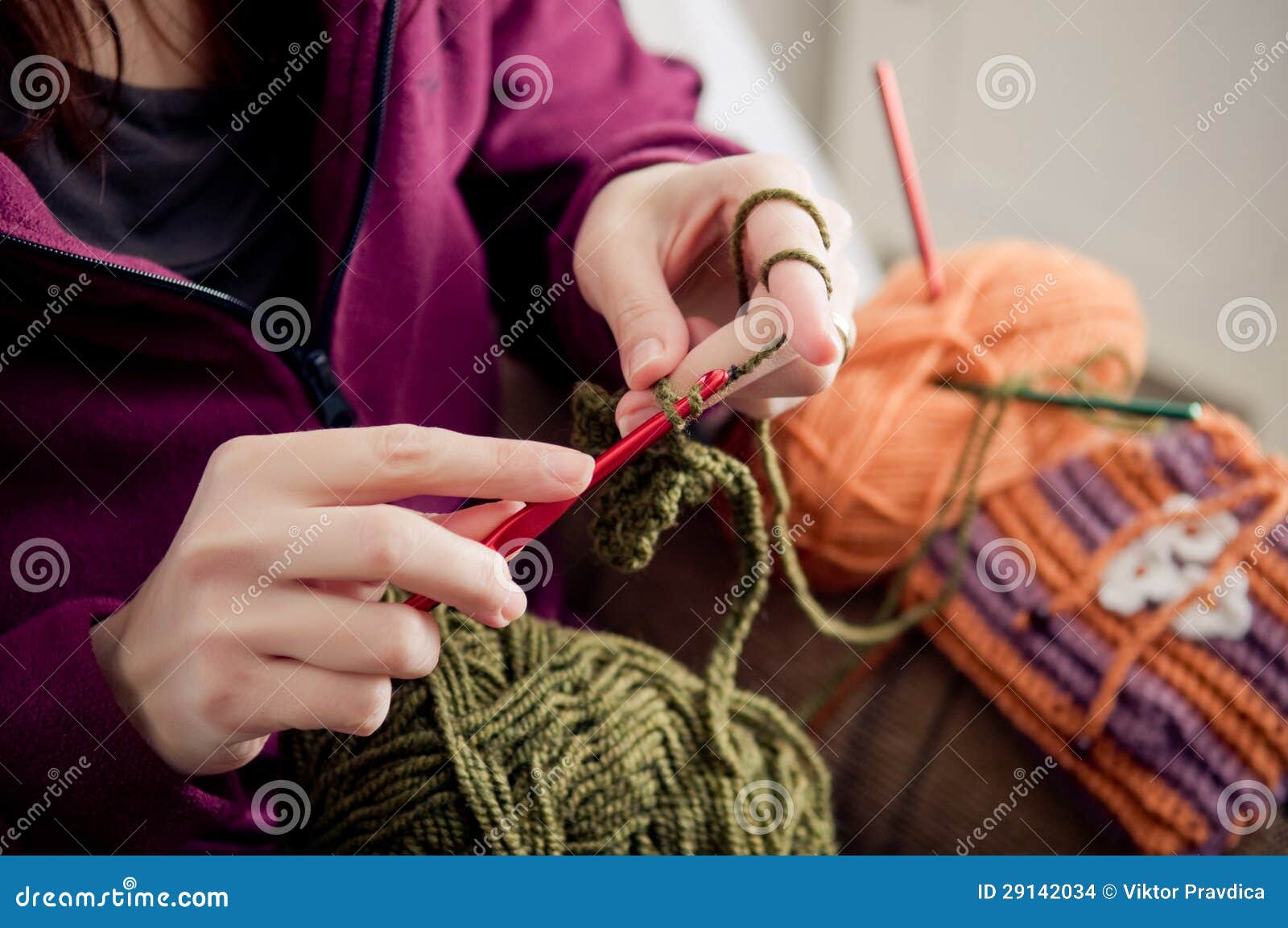 Hakende handen stock foto. Image of handwerk, creativiteit - 29142034