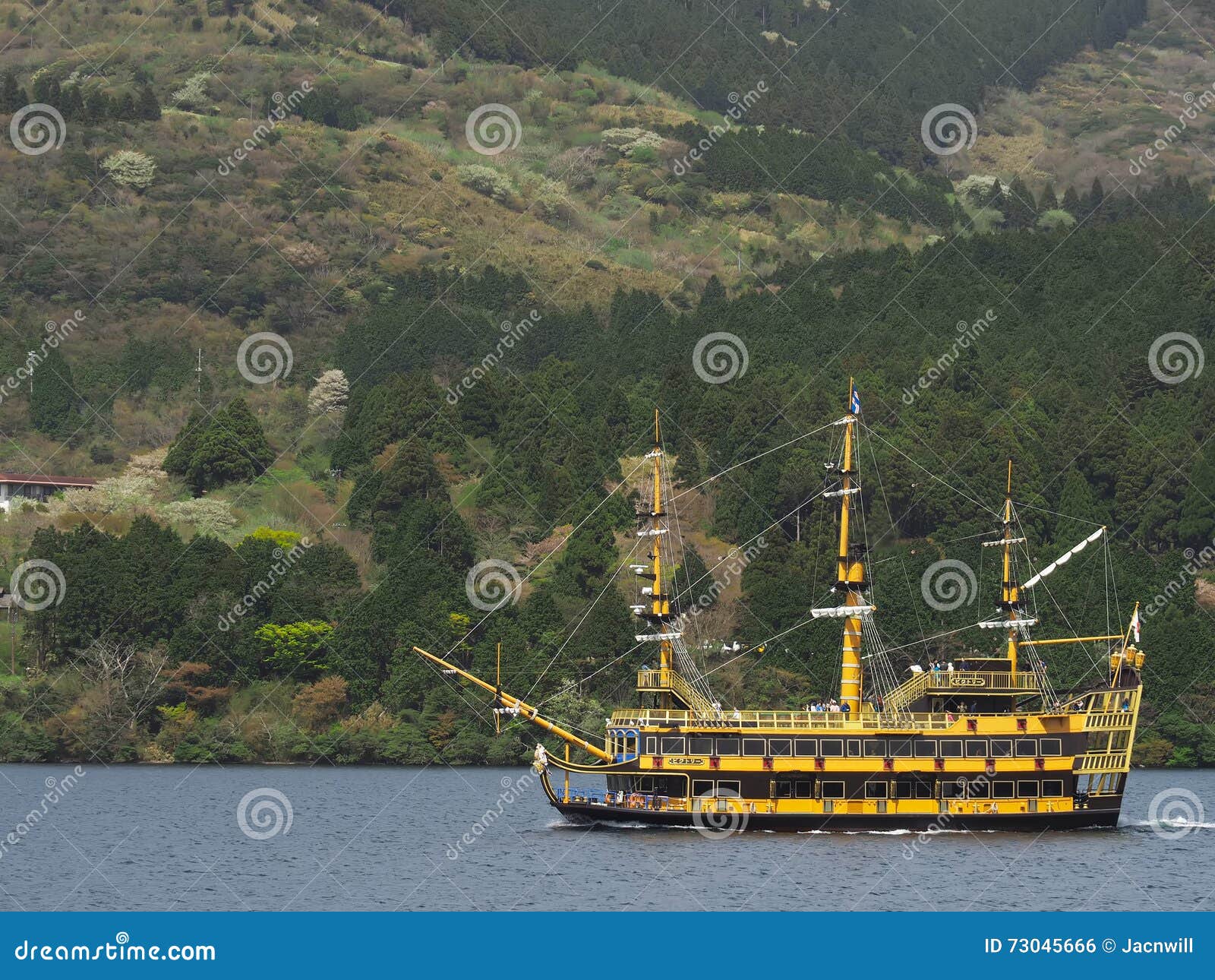 hakone sightseeing cruise