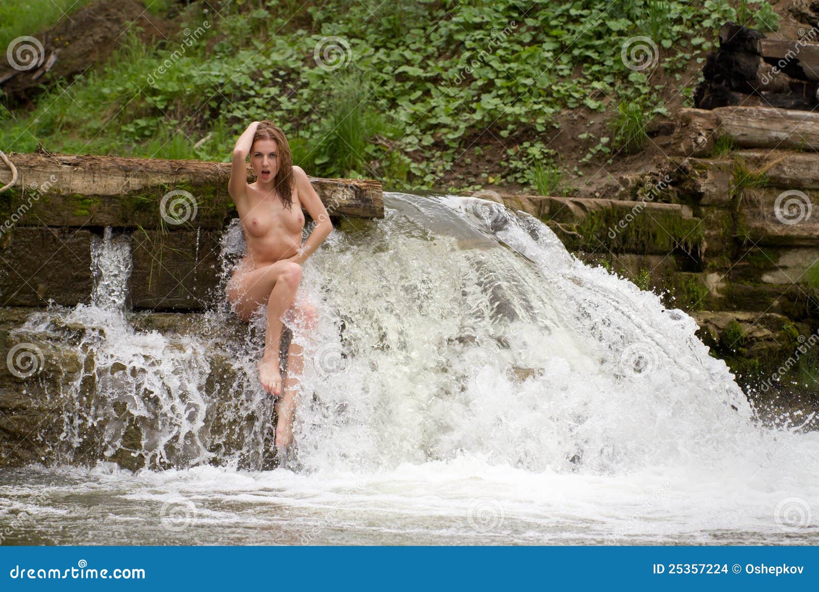 Nude Wasserfall Kostenlos Naked College