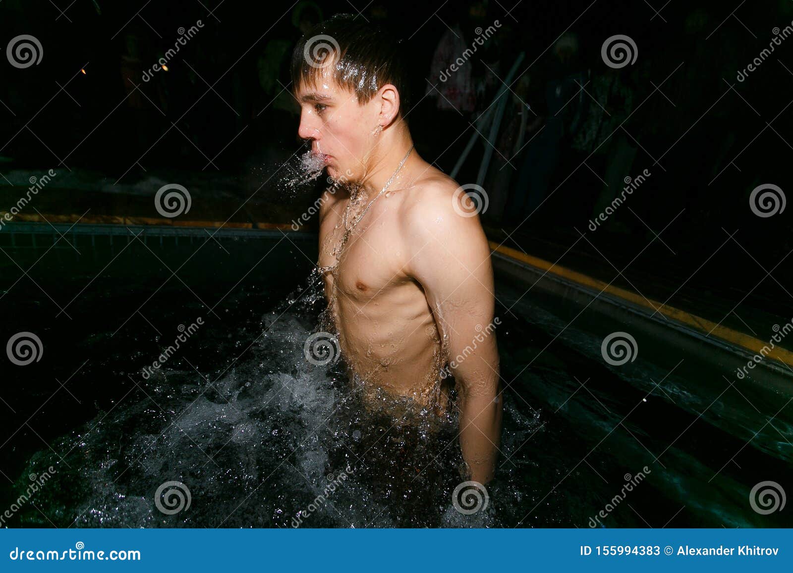 Desnudo Men Bathing