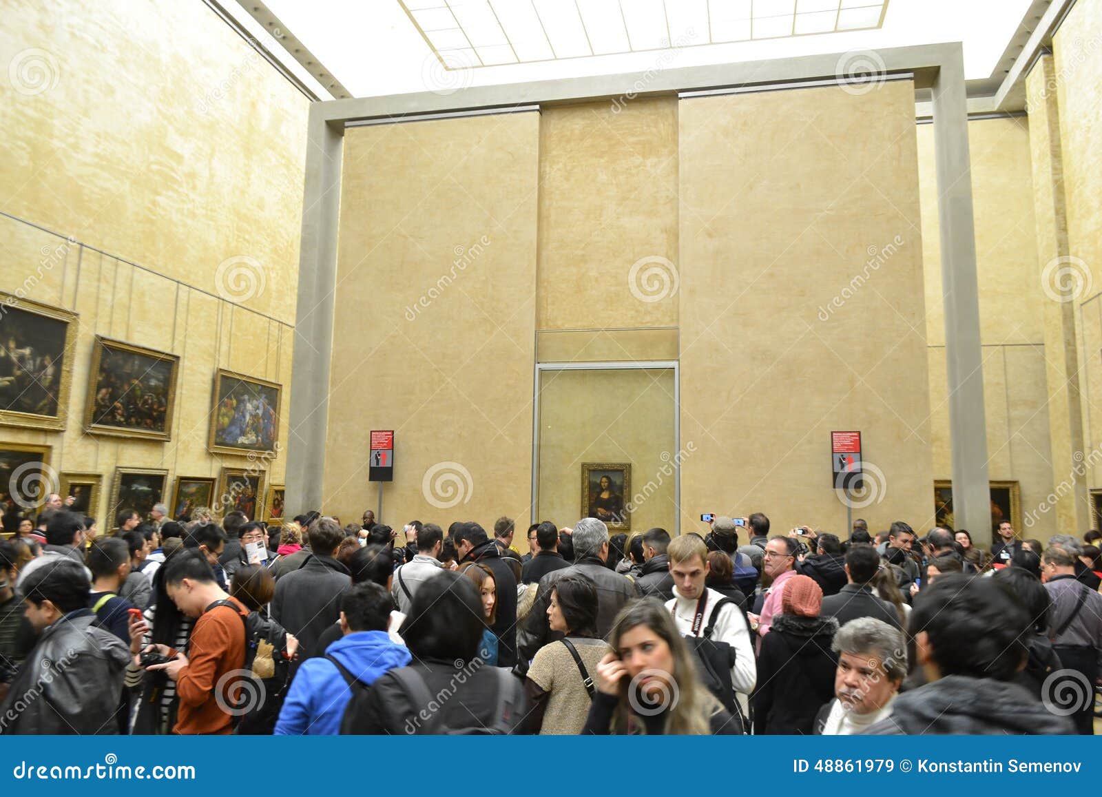 Mary venlige flamme The Hall in the Louvre with the Mona Lisa. Editorial Stock Image - Image of  inside, mona: 48861979