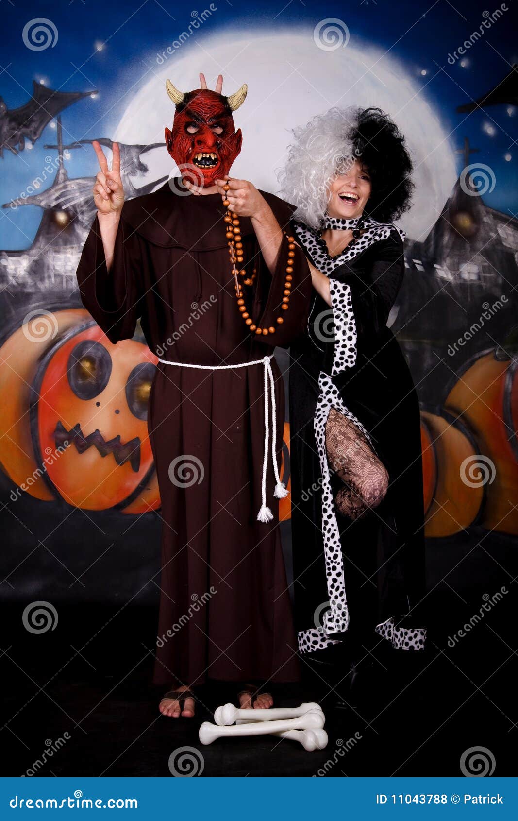Halloween Lady Cruella De Vil Stock Photo - Image of evil, woman: 11043788